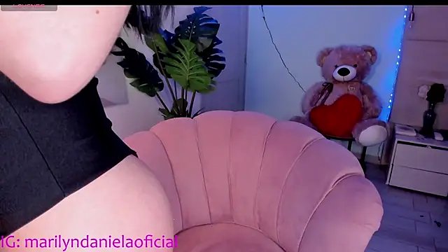 Snapshot of Marily_Daniela_ chatting on March 9, 3:32 am Marily Daniela online show from March 9, 3:32 am