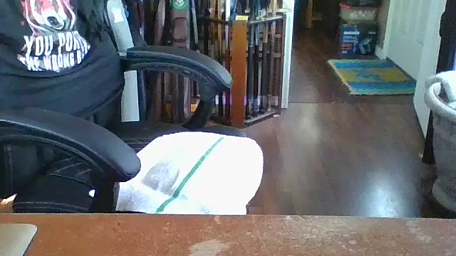 Snapshot of Daremeknot chatting on January 9, 4:43 pm Daremeknot online show from January 9, 4:43 pm