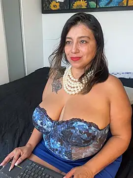 MrsFoucher online show from March 20, 1:15 pm