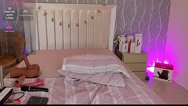 Snapshot of sofiacleyton1 chatting on March 15, 7:27 pm sofiacleyton1 online show from March 15, 7:27 pm