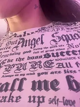 Snapshot of AllieEvans chatting on December 28, 12:47 am AllieEvans online show from December 28, 12:47 am