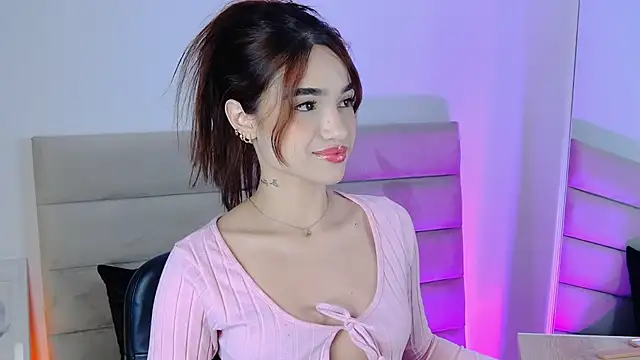 Snapshot of AllieEvans chatting on January 28, 10:56 pm AllieEvans online show from January 28, 10:56 pm