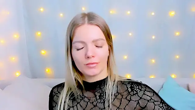 Snapshot of Lily_Daviss chatting on January 8, 3:09 am Lily Daviss online show from January 8, 3:09 am