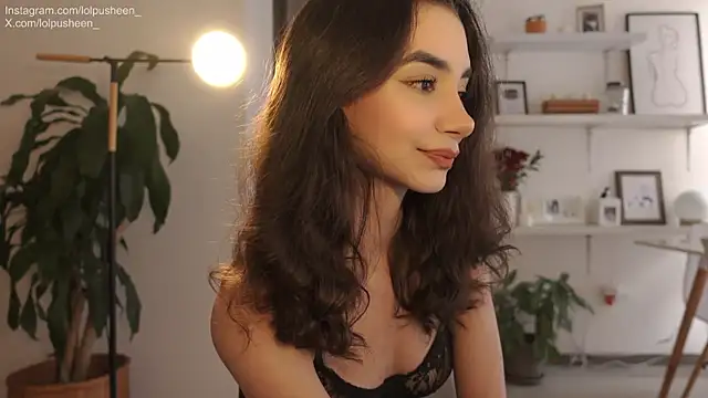 JulietteDee online show from February 6, 9:29 pm