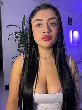 lucianaroy online show from December 16, 1:54 am