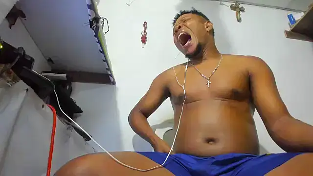 hugo3918  online show from February 10, 3:21 am