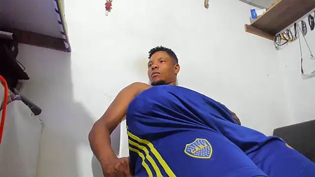 hugo3918  online show from February 11, 11:54 pm