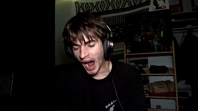 spicylaboi online show from April 18, 5:00 am