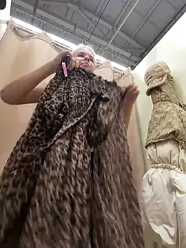 LikaCat online show from January 4, 6:30 am