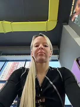 LikaCat online show from December 16, 3:00 am