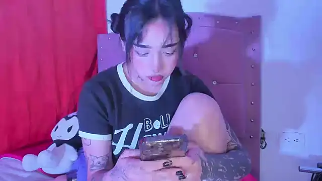 Snapshot of IrisMagiic chatting on September 23, 10:46 pm IrisMagiic online show from September 23, 10:46 pm