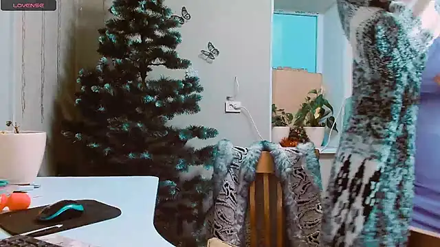 Snapshot of RosaJil chatting on December 20, 2:27 pm RosaJil online show from December 20, 2:27 pm