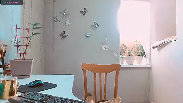 Snapshot of RosaJil chatting on January 7, 1:03 pm RosaJil online show from January 7, 1:03 pm