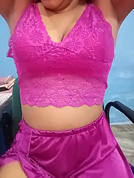 Snapshot of Gulabo-jaan chatting on June 16, 7:05 pm Gulabo-jaan online show from June 16, 7:05 pm