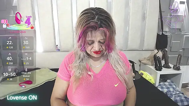 Snapshot of Natasha_699 chatting on June 20, 7:38 pm Natasha 699 online show from June 20, 7:38 pm