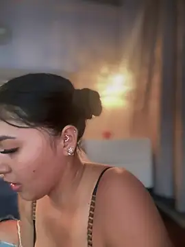 MarianaBenz online show from March 11, 9:04 pm