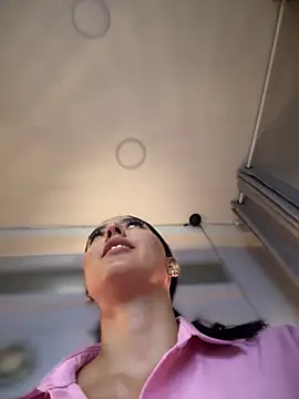 MarianaBenz online show from March 13, 9:05 pm