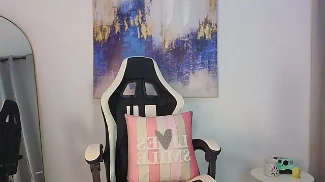 Snapshot of KristennBlue chatting on November 23, 10:04 am KristennBlue online show from November 23, 10:04 am