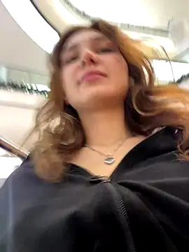 QuitieLia online show from November 20, 8:36 am