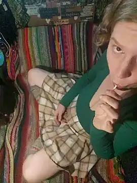 Snapshot of shadow199393 chatting on December 7, 3:25 am shadow199393 online show from December 7, 3:25 am