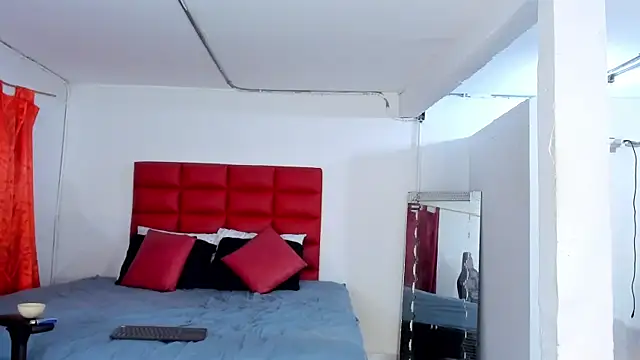 LyonGallego  online show from November 14, 10:14 am