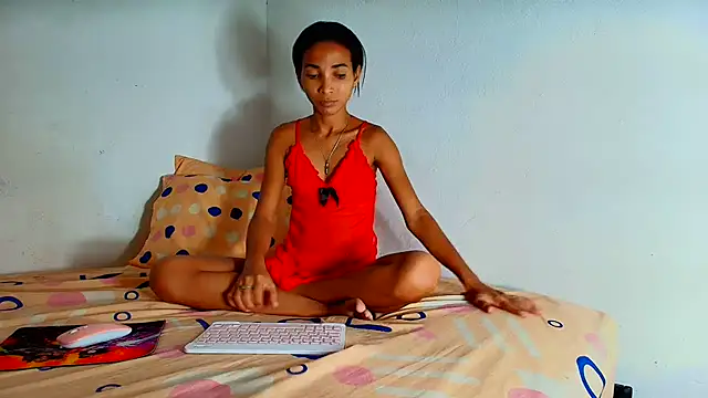 Snapshot of luciana_daza chatting on February 15, 3:20 am luciana daza online show from February 15, 3:20 am