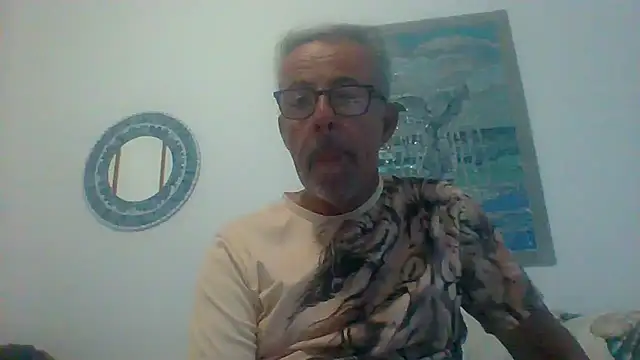 Snapshot of tuggy59 chatting on September 25, 4:38 am tuggy59 online show from September 25, 4:38 am