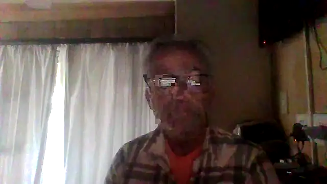 Snapshot of tuggy59 chatting on October 5, 4:44 am tuggy59 online show from October 5, 4:44 am