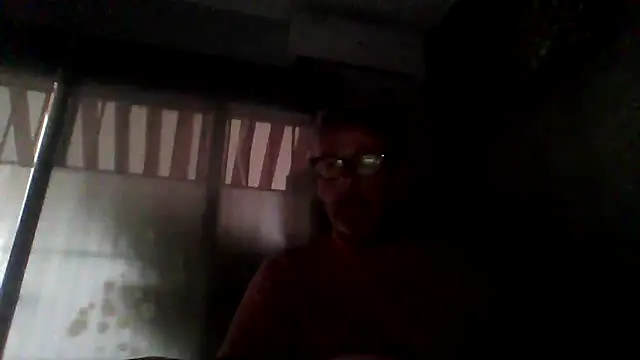 Snapshot of tuggy59 chatting on November 19, 6:46 am tuggy59 online show from November 19, 6:46 am