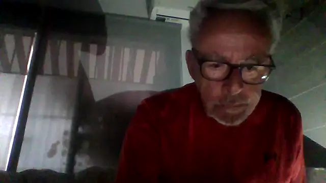 Snapshot of tuggy59 chatting on November 21, 6:45 am tuggy59 online show from November 21, 6:45 am