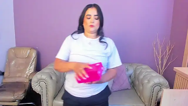 taylor bennet online show from October 14, 7:03 pm