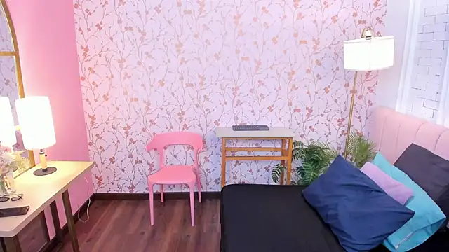 taylor bennet online show from April 12, 11:59 am