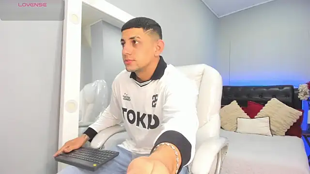 Alex cute77 online show from June 1, 12:51 pm