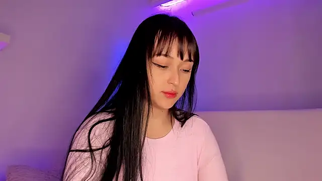 Snapshot of Gloomydoll chatting on December 6, 6:28 pm Gloomydoll online show from December 6, 6:28 pm