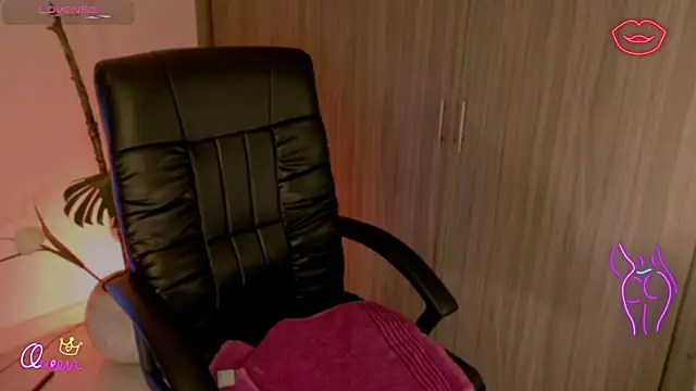 LindseyMoss online show from April 14, 1:33 am