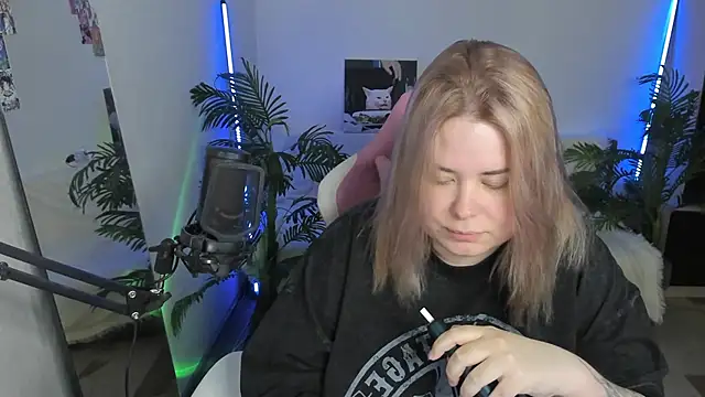 Akemi BBW online show from February 28, 10:39 pm