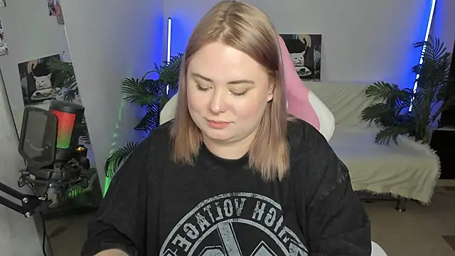 Akemi BBW online show from March 7, 1:09 am