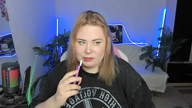 Akemi BBW online show from March 14, 7:01 pm