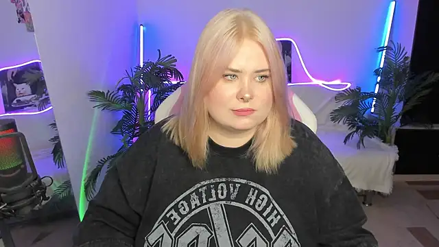 Akemi BBW online show from March 17, 9:34 pm