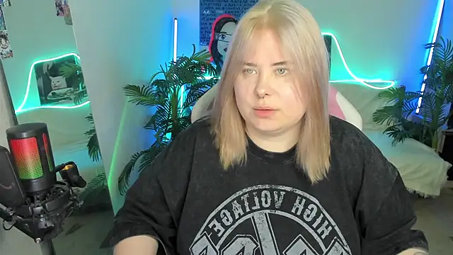 Akemi BBW online show from March 18, 6:48 pm