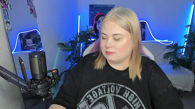 Akemi BBW online show from March 20, 10:51 pm