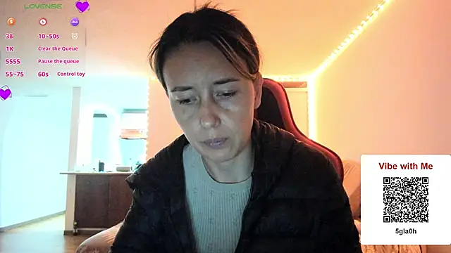 zoe jeane beker online show from June 15, 2:47 am