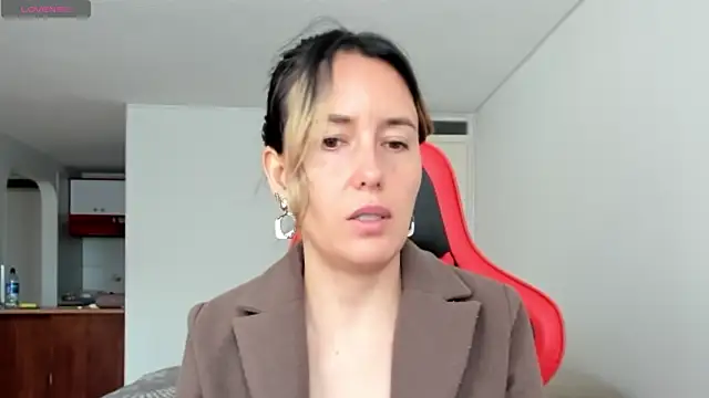 zoe jeane beker online show from July 31, 7:57 pm