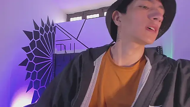 DereckCooperr online show from February 11, 9:25 pm