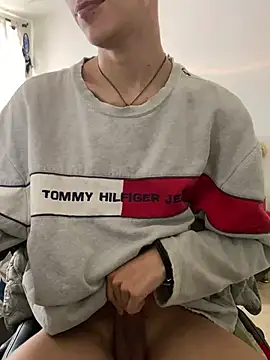 DereckCooperr online show from March 8, 5:11 pm