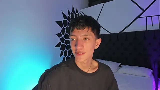 DereckCooperr online show from March 12, 1:25 am