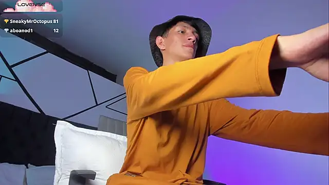 DereckCooperr online show from March 19, 12:15 am