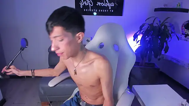 DereckCooperr online show from March 23, 12:47 am