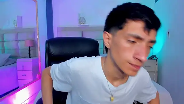 DereckCooperr online show from October 6, 9:01 pm