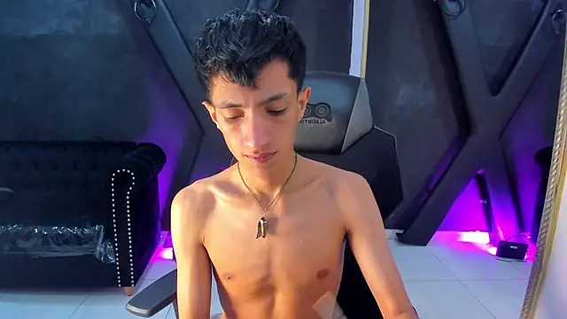 DereckCooperr online show from November 10, 10:31 pm